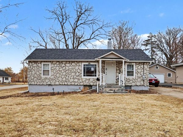 527 S Calumet Avenue, Aurora, IL 60506