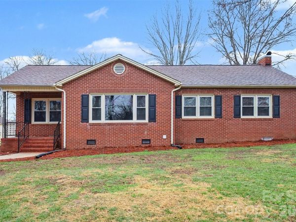 1008 Edgewood Road, Bessemer City, NC 28016