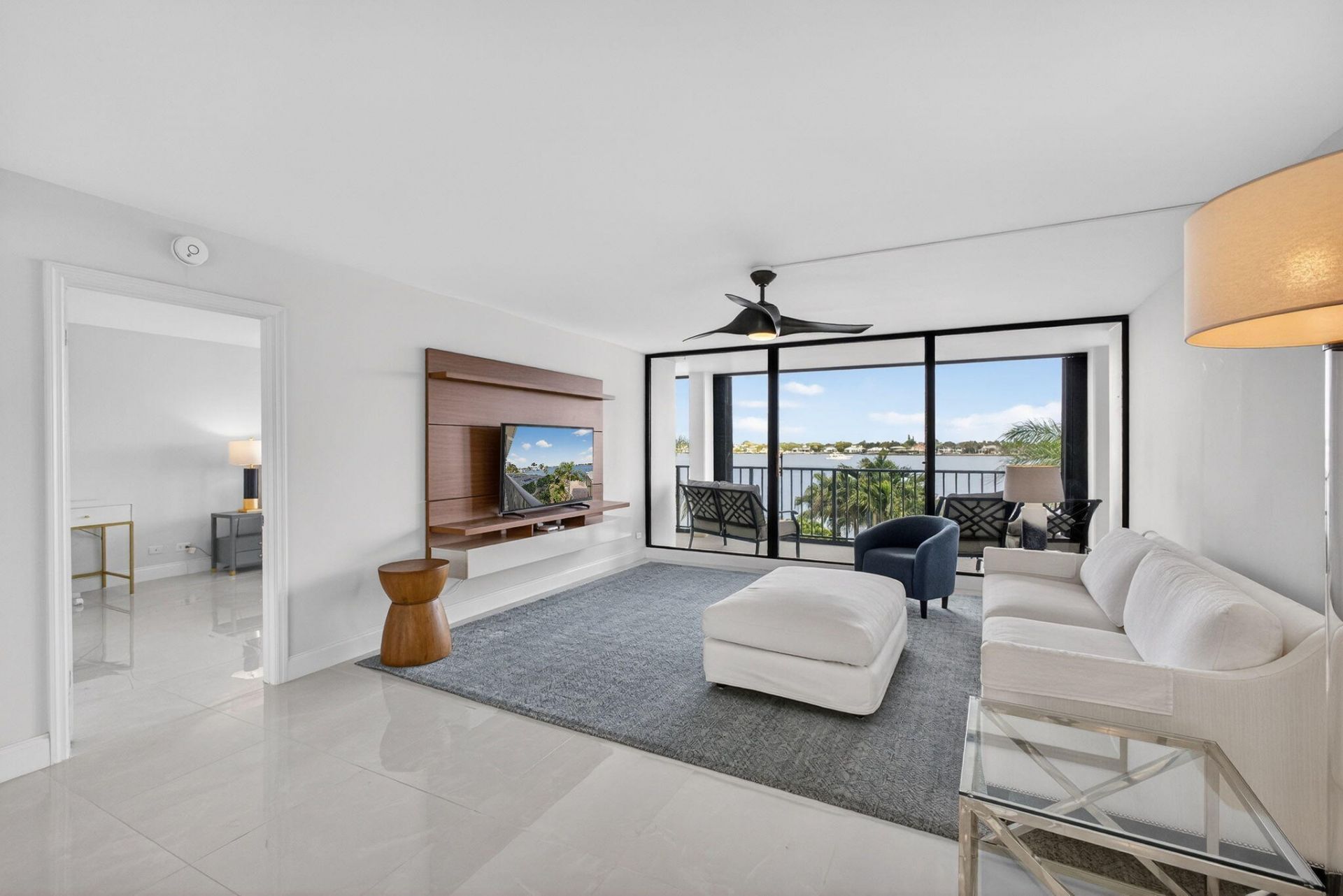 130 Lakeshore Drive, Unit 323, North Palm Beach, FL 33408 Photo