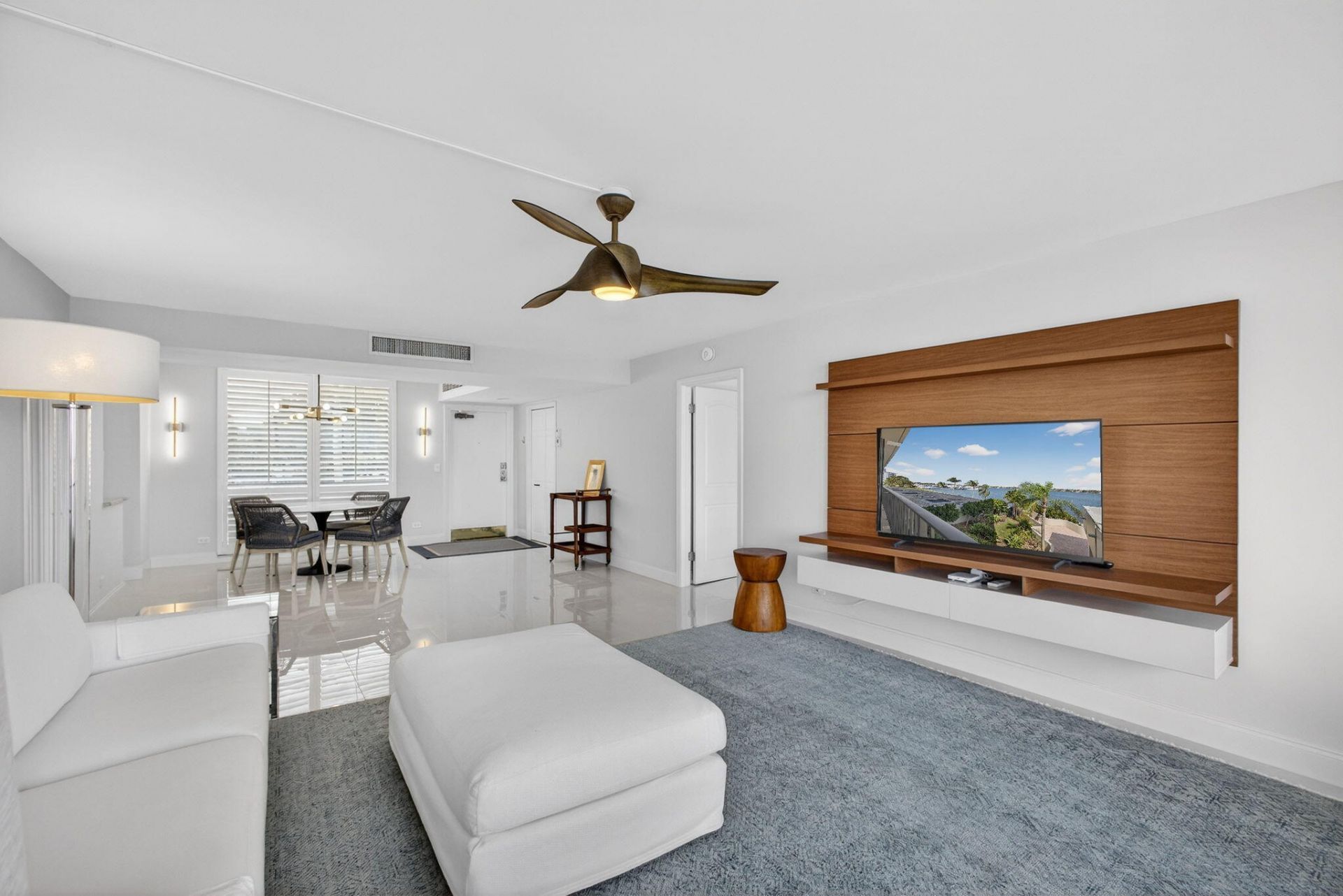 130 Lakeshore Drive, Unit 323, North Palm Beach, FL 33408 Photo