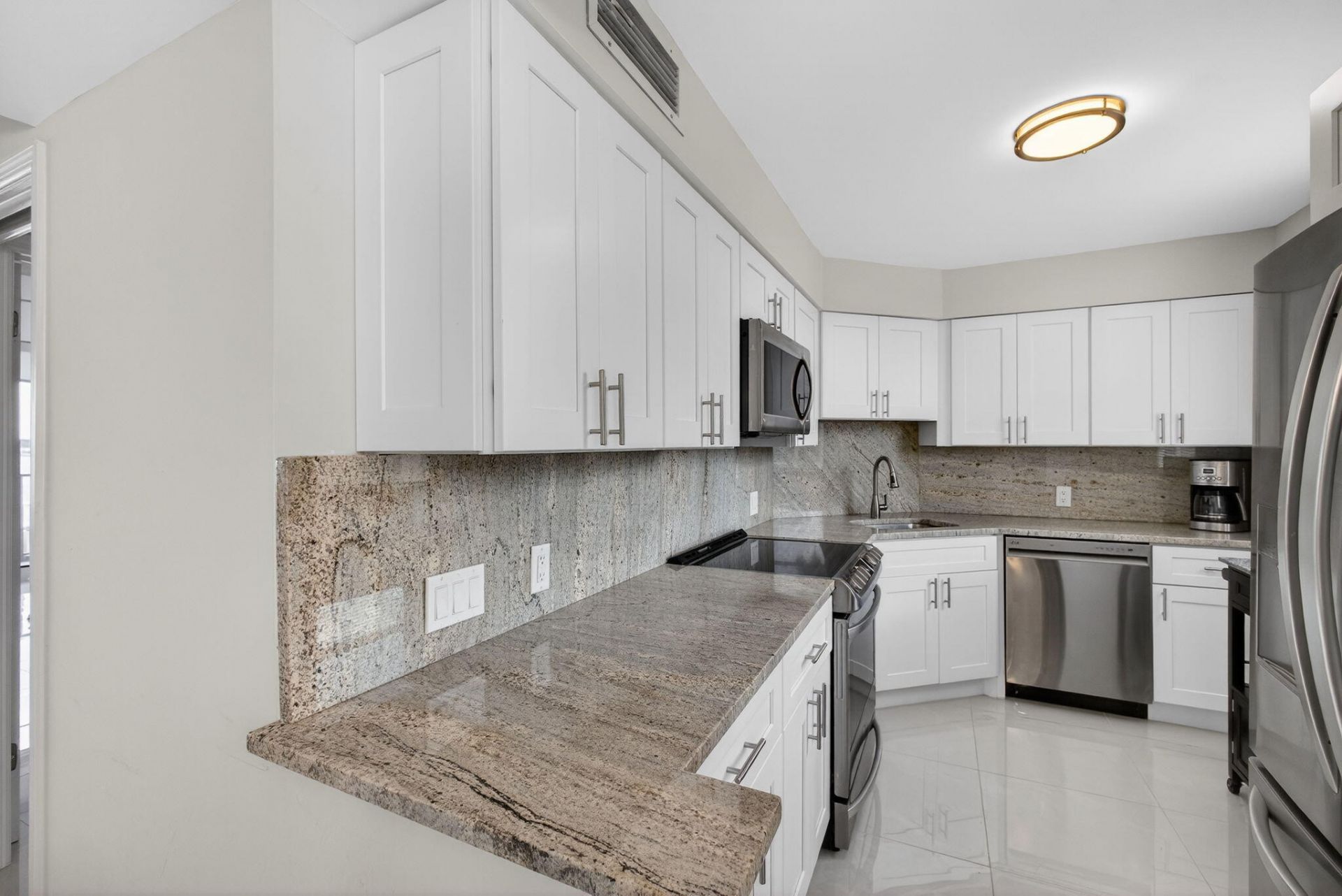 130 Lakeshore Drive, Unit 323, North Palm Beach, FL 33408 Photo