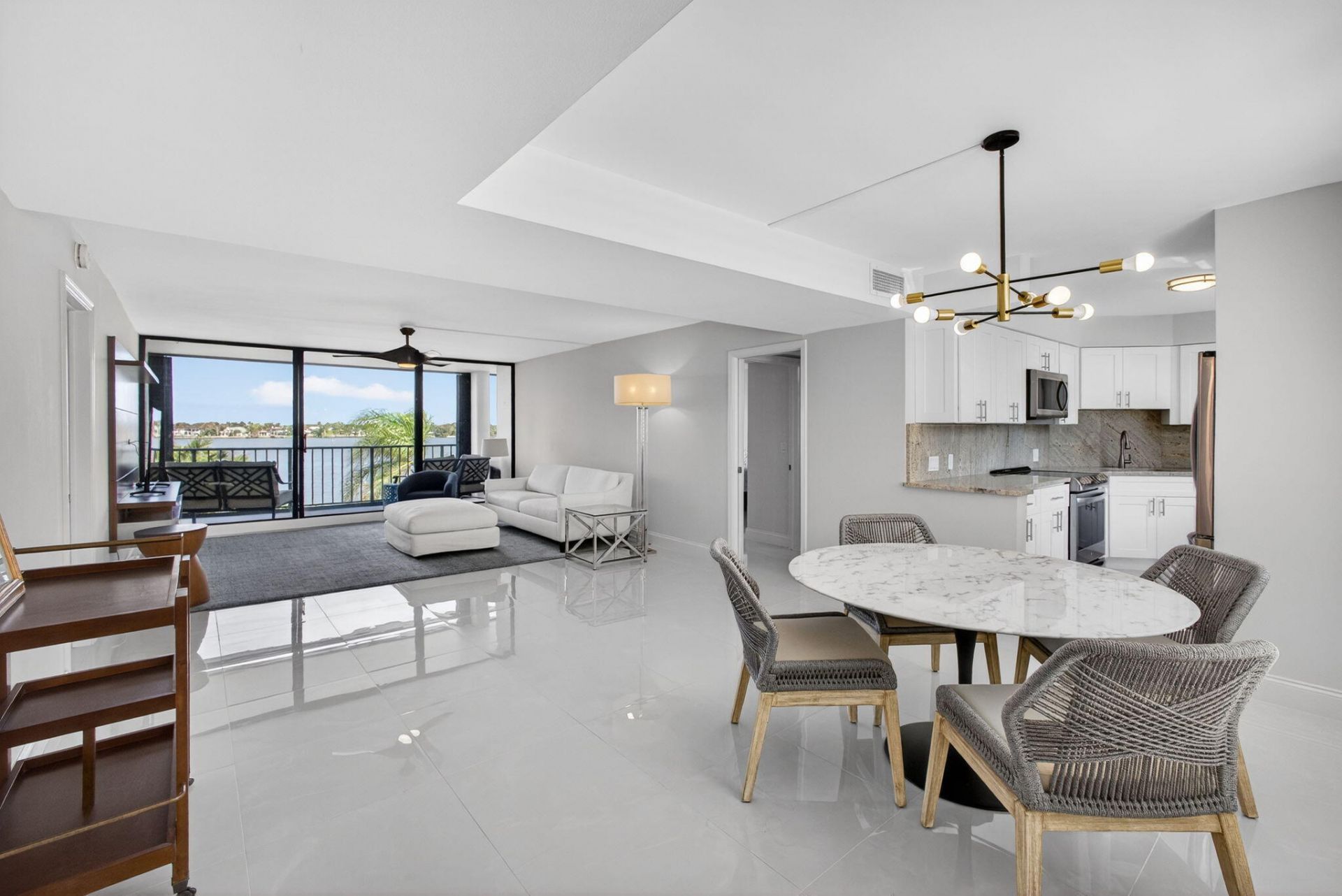 130 Lakeshore Drive, Unit 323, North Palm Beach, FL 33408 Photo