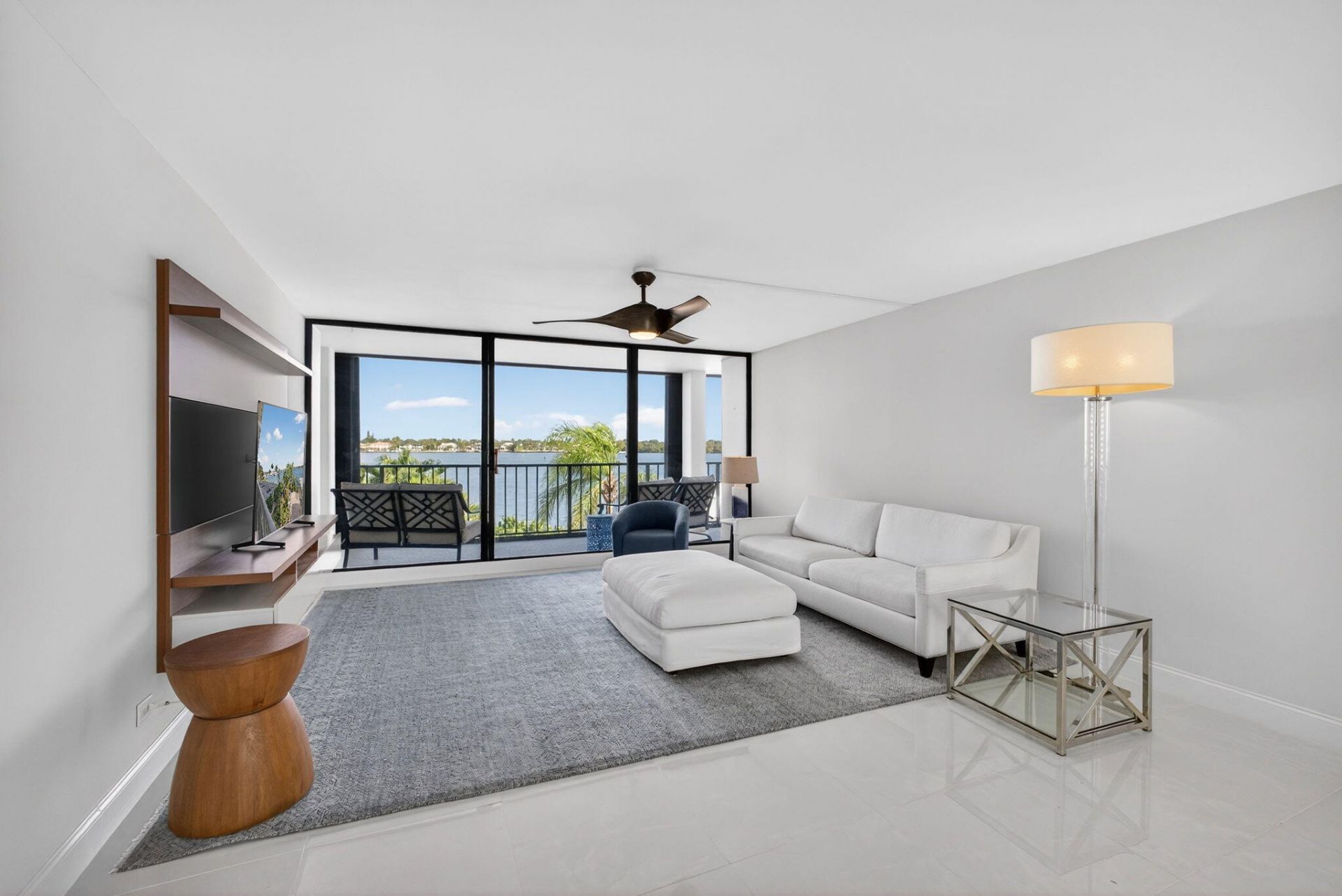 130 Lakeshore Drive, Unit 323, North Palm Beach, FL 33408 Photo