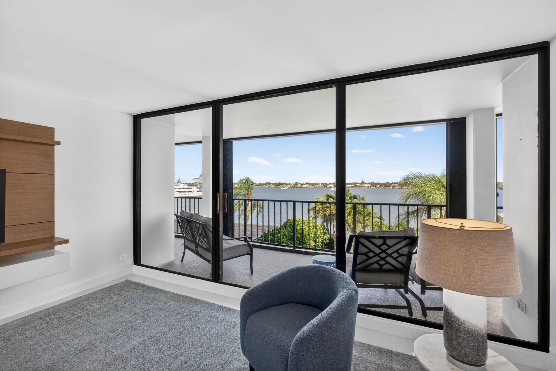 130 Lakeshore Drive, Unit 323, North Palm Beach, FL 33408 Photo