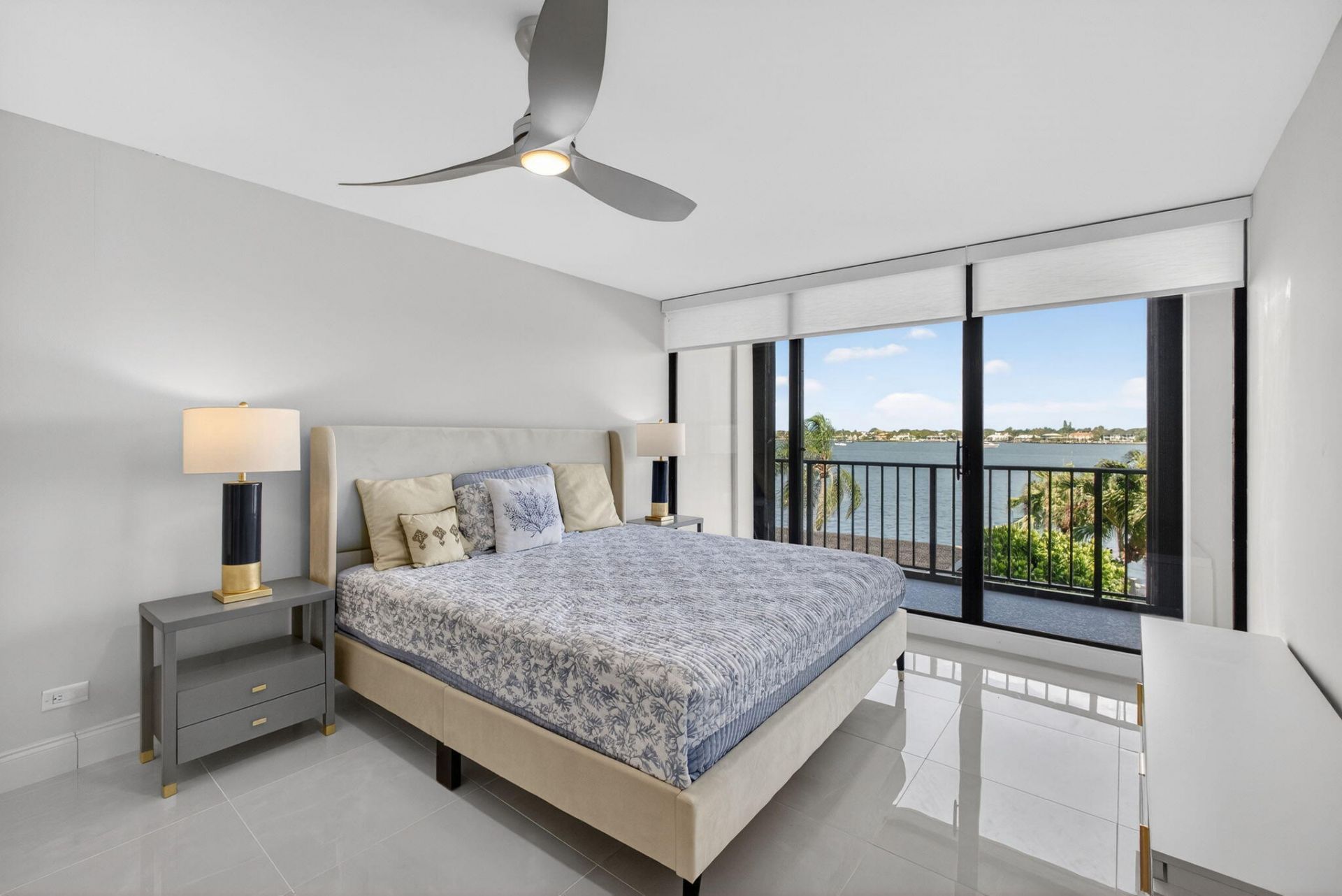 130 Lakeshore Drive, Unit 323, North Palm Beach, FL 33408 Photo