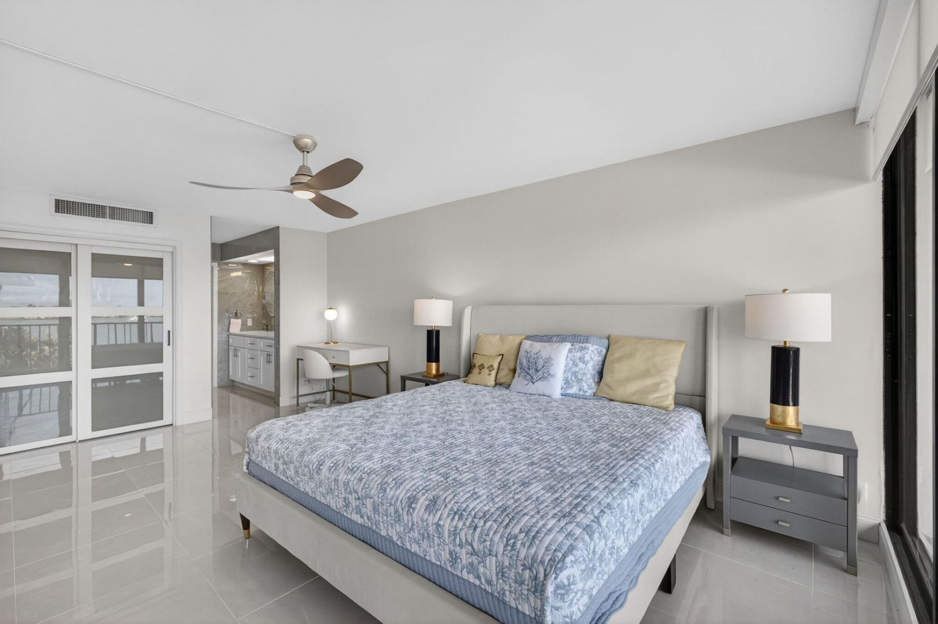 130 Lakeshore Drive, Unit 323, North Palm Beach, FL 33408 Photo