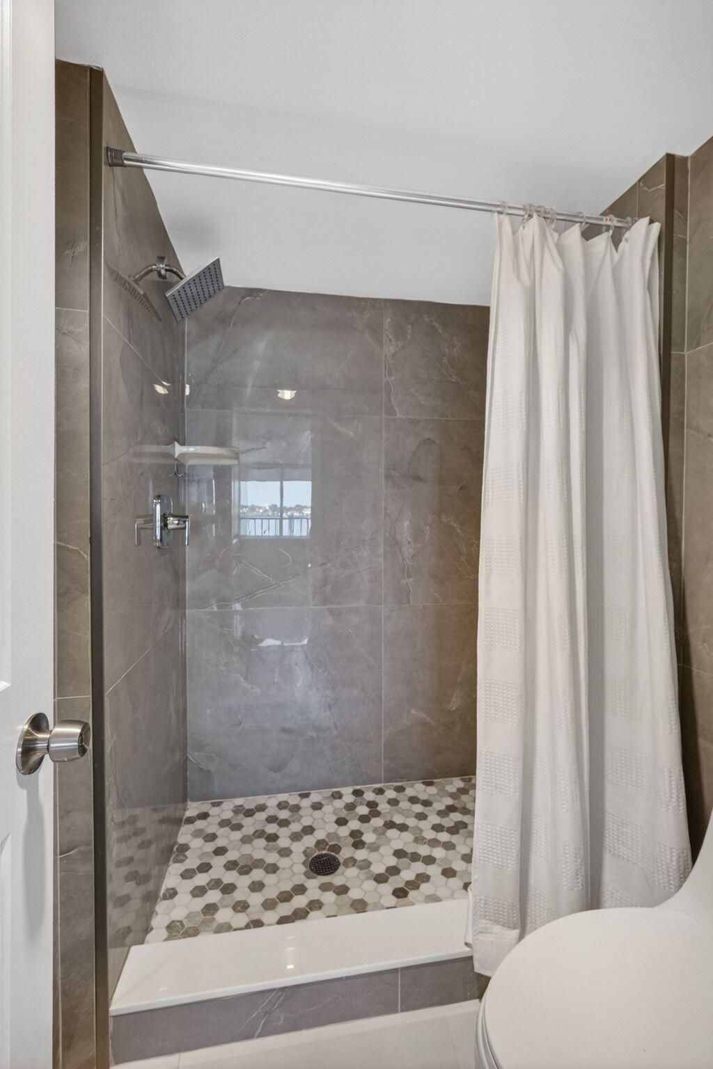 130 Lakeshore Drive, Unit 323, North Palm Beach, FL 33408 Photo