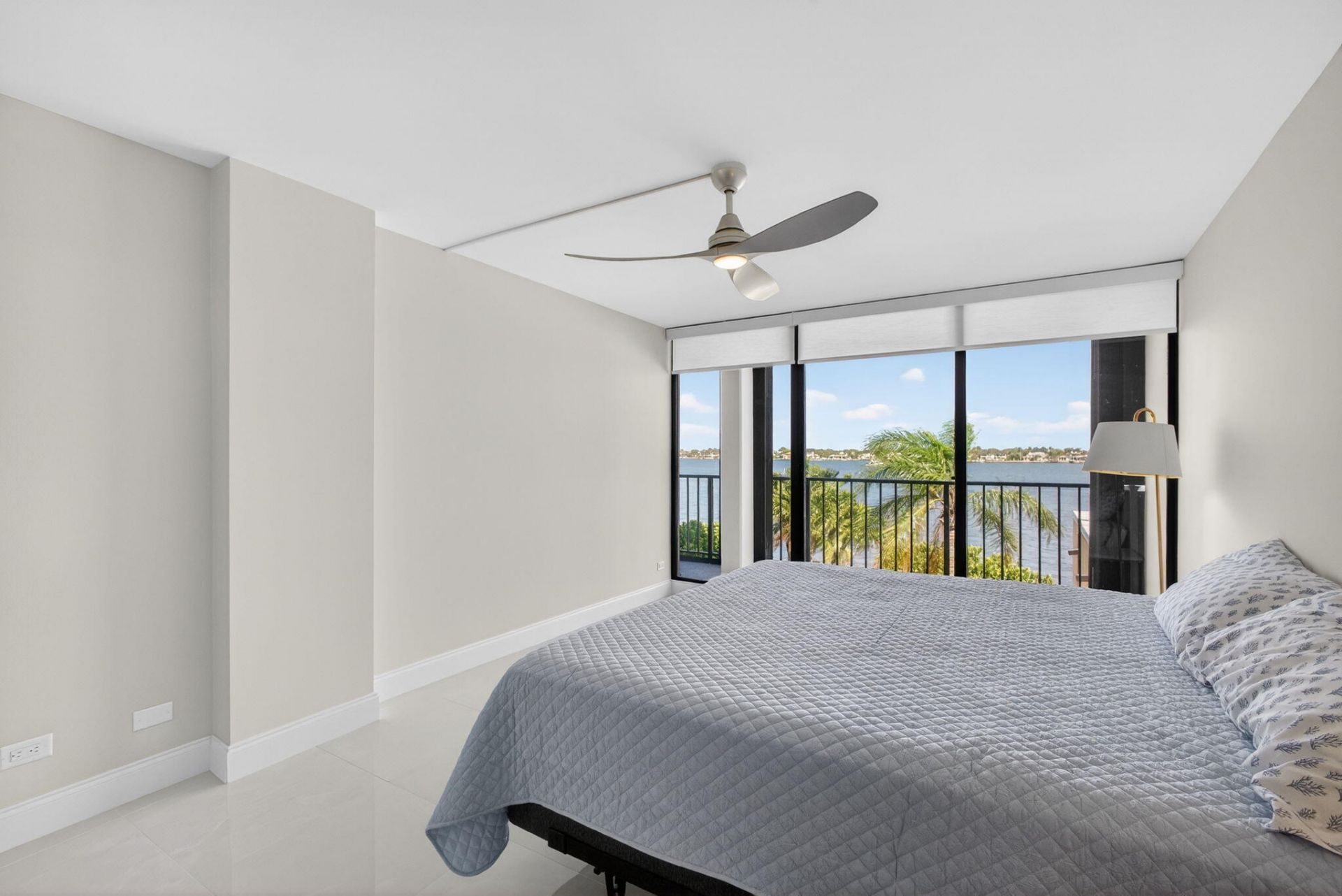 130 Lakeshore Drive, Unit 323, North Palm Beach, FL 33408 Photo