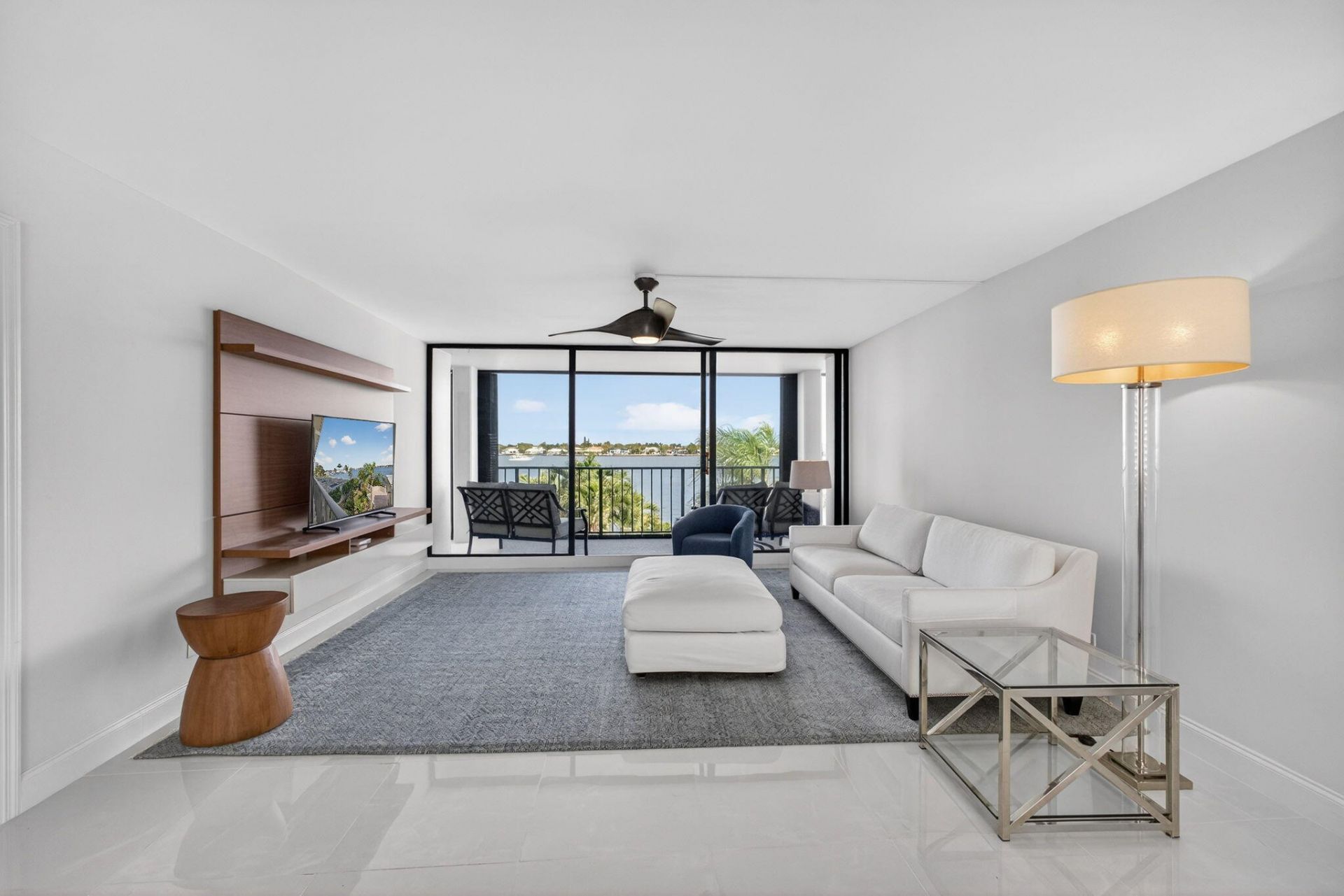 130 Lakeshore Drive, Unit 323, North Palm Beach, FL 33408 Photo