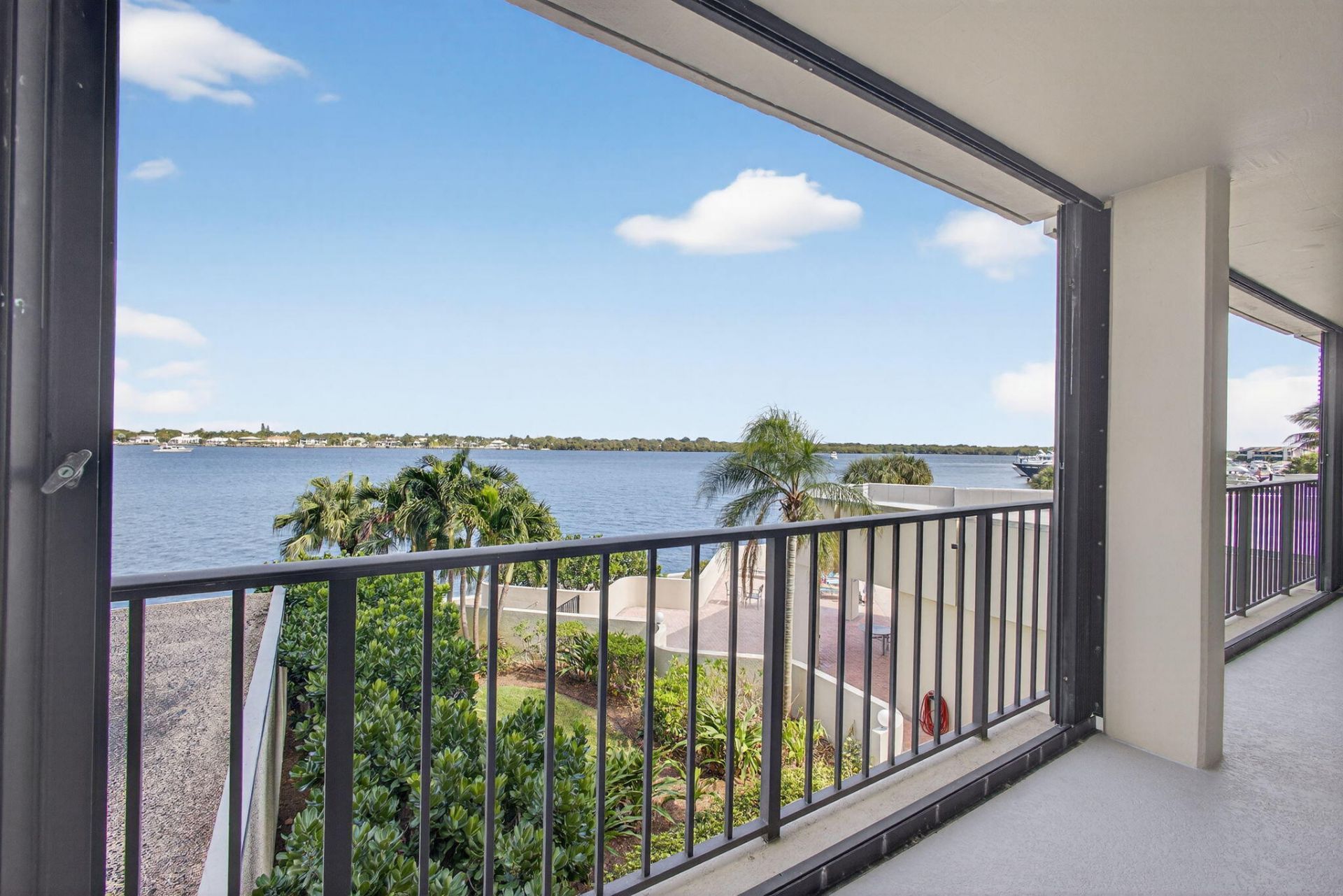 130 Lakeshore Drive, Unit 323, North Palm Beach, FL 33408 Photo