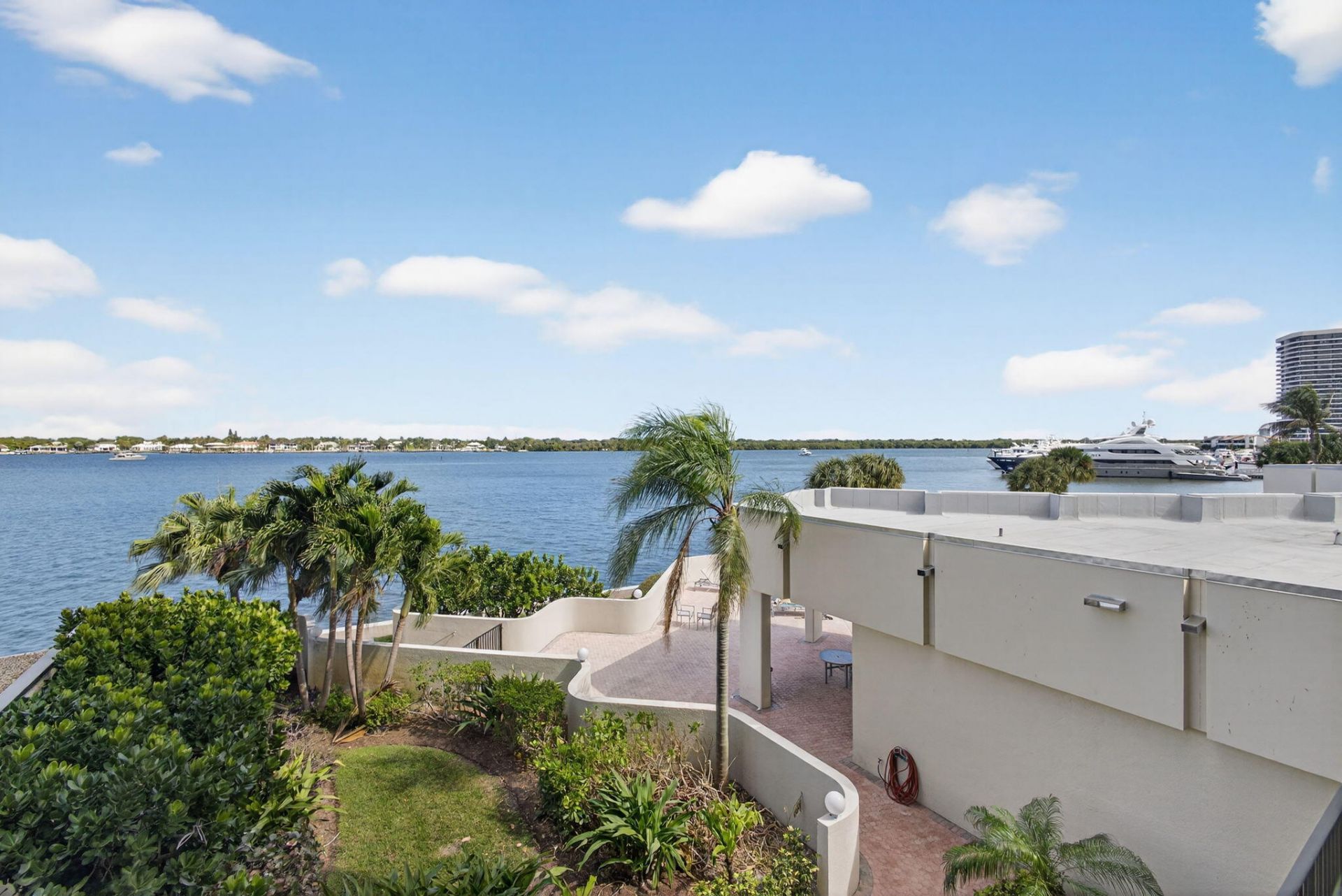 130 Lakeshore Drive, Unit 323, North Palm Beach, FL 33408 Photo