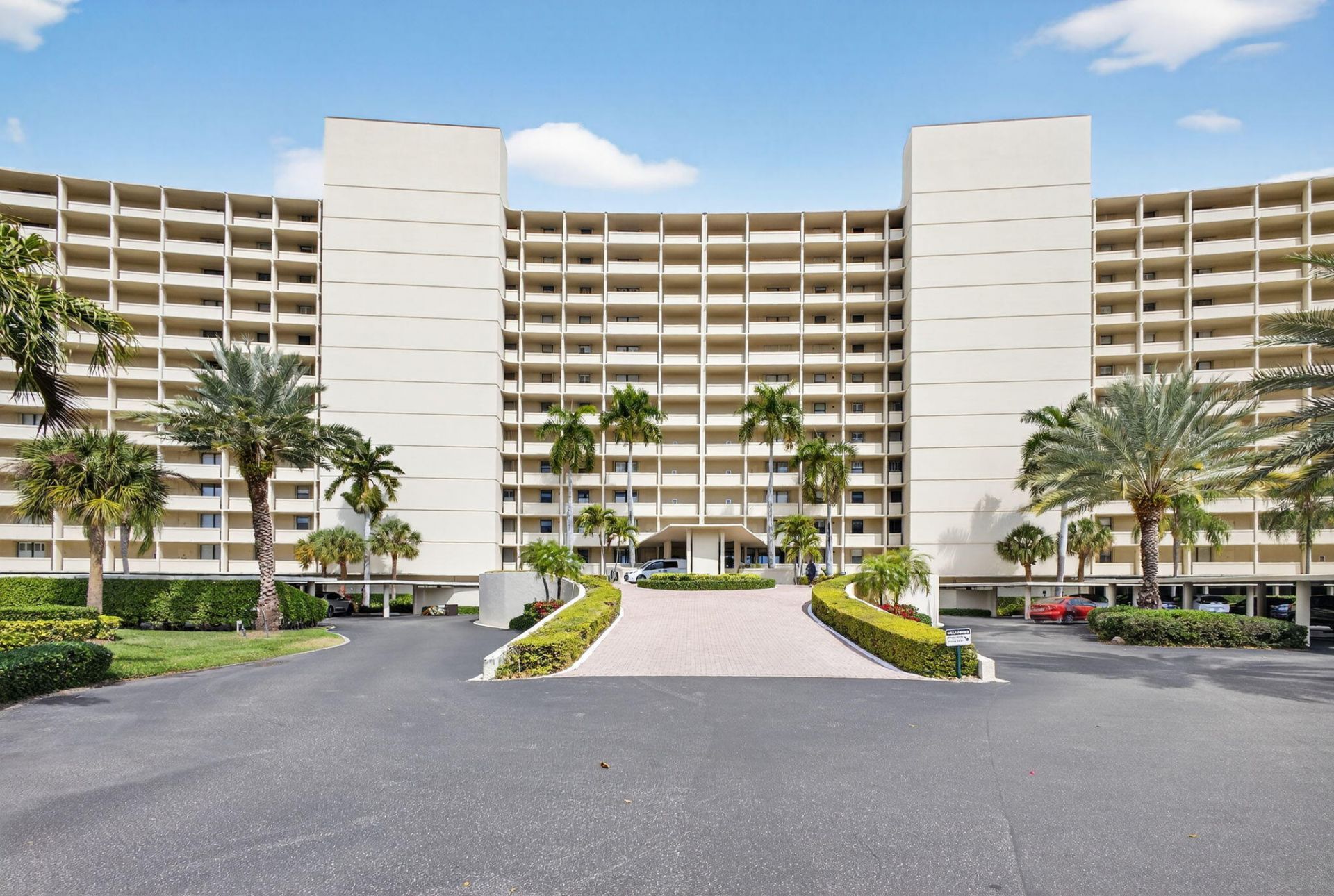 130 Lakeshore Drive, Unit 323, North Palm Beach, FL 33408 Photo