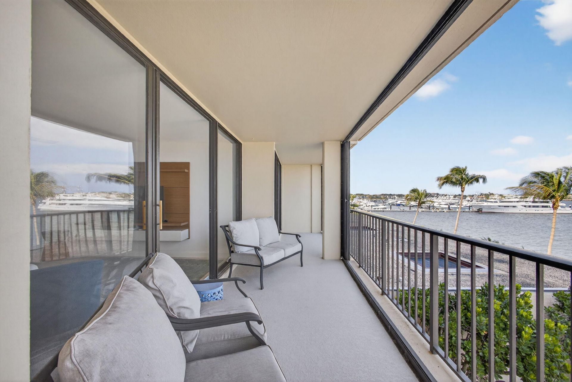 130 Lakeshore Drive, Unit 323, North Palm Beach, FL 33408 Photo