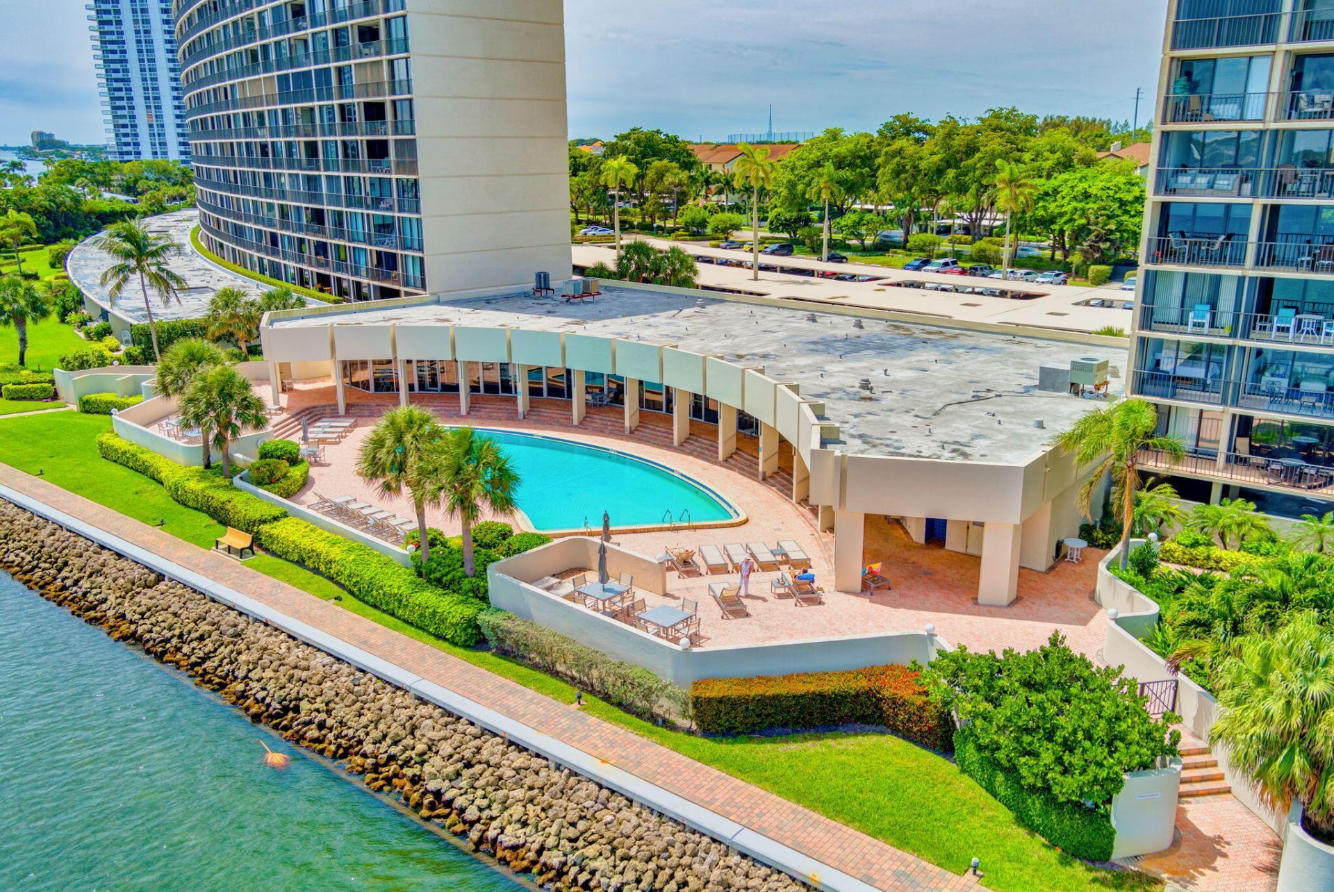 130 Lakeshore Drive, Unit 323, North Palm Beach, FL 33408 Photo