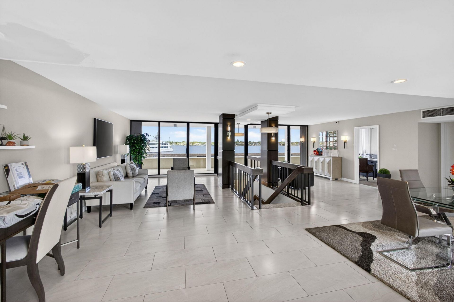 130 Lakeshore Drive, Unit 323, North Palm Beach, FL 33408 Photo