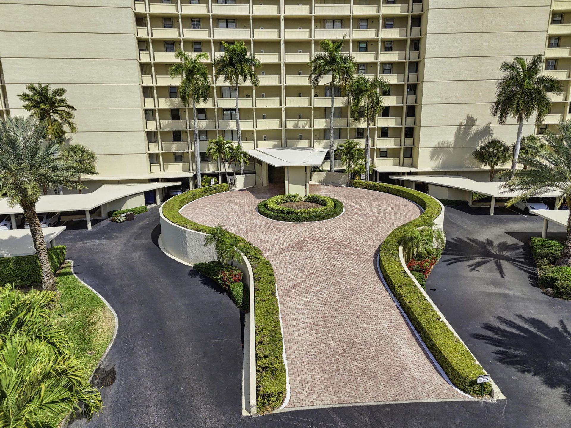 130 Lakeshore Drive, Unit 323, North Palm Beach, FL 33408 Photo