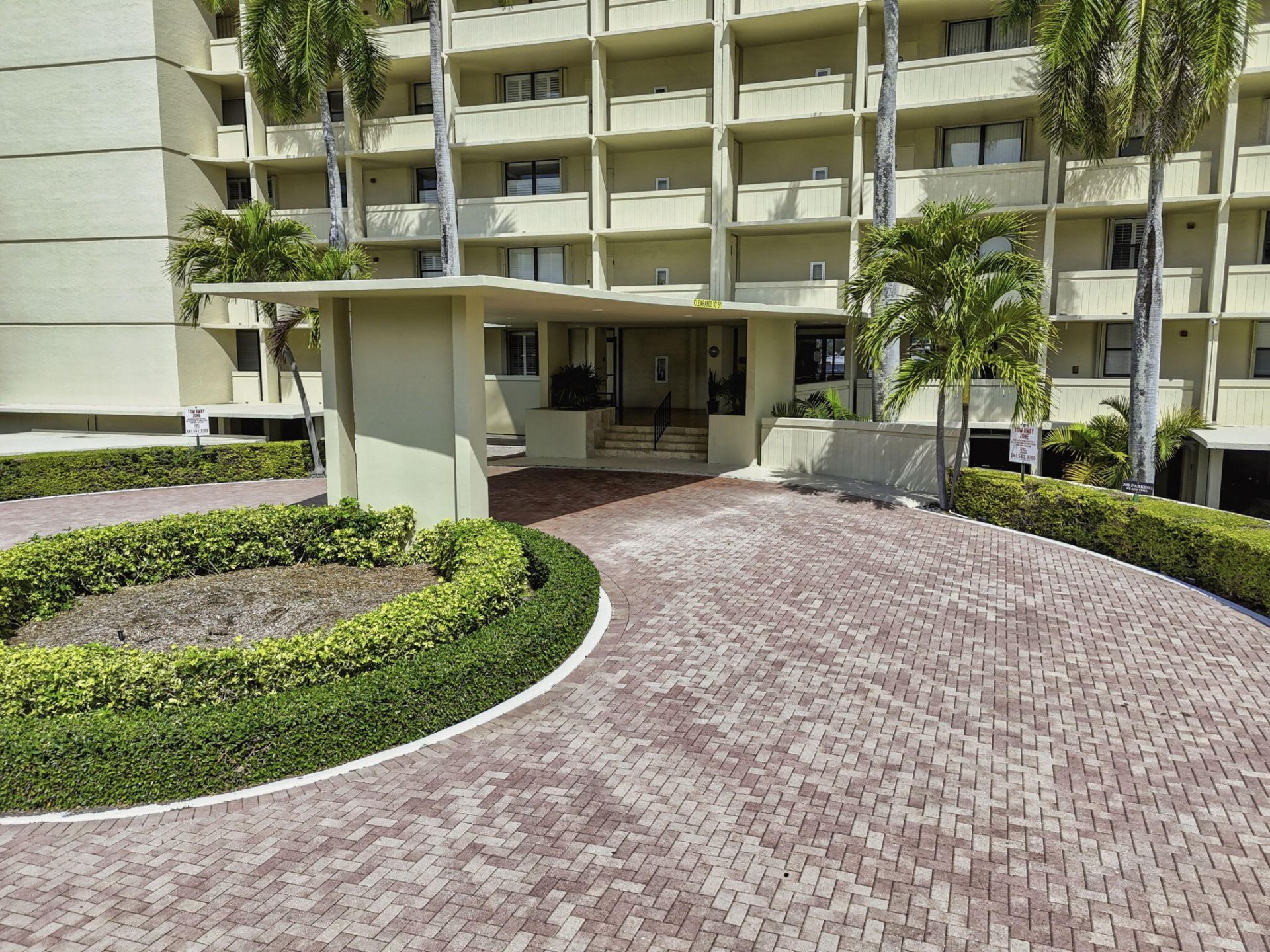 130 Lakeshore Drive, Unit 323, North Palm Beach, FL 33408 Photo