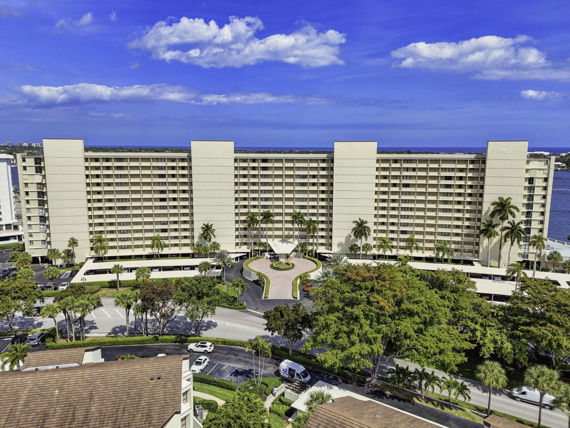 130 Lakeshore Drive, Unit 323, North Palm Beach, FL 33408 Photo