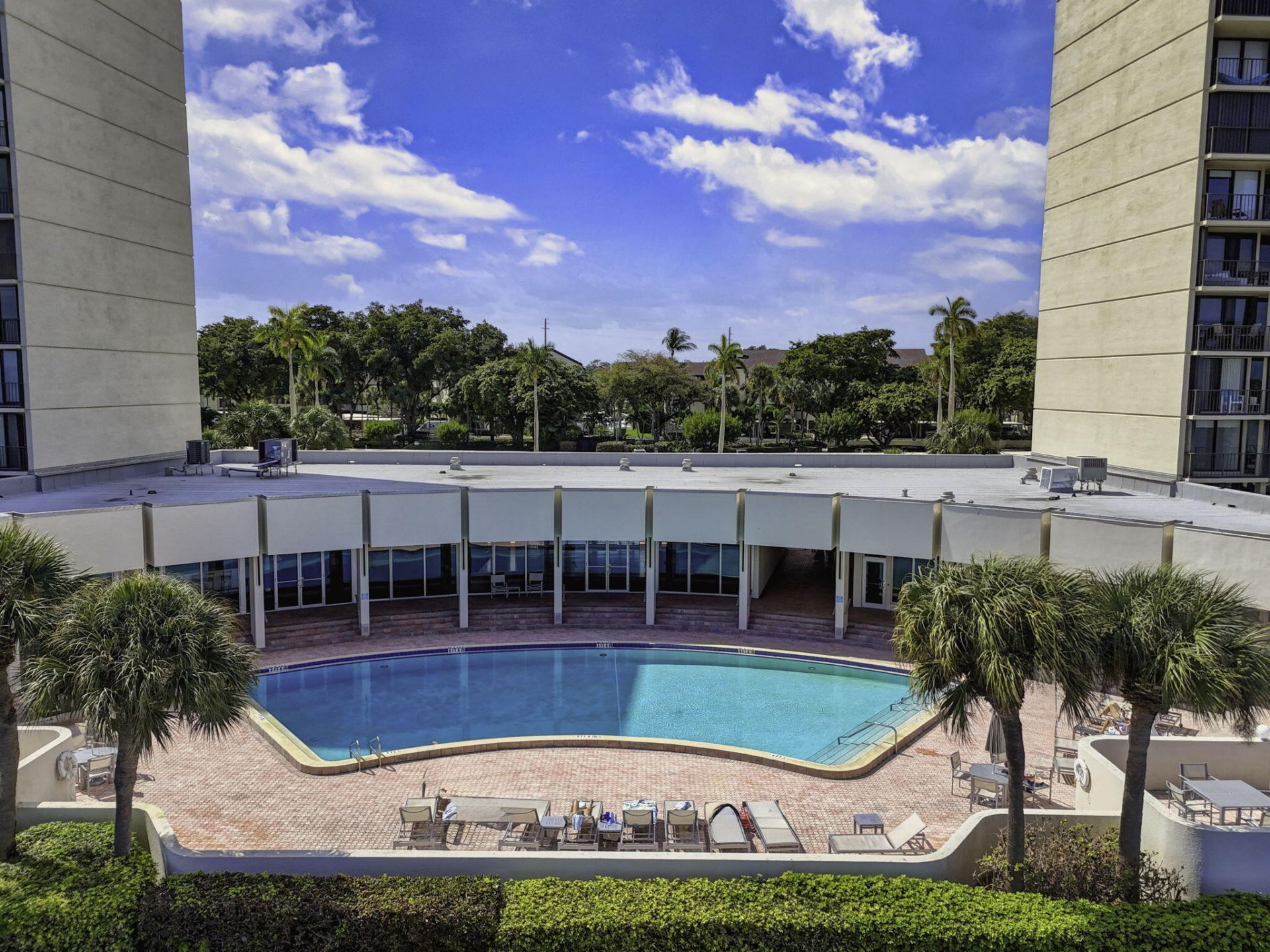 130 Lakeshore Drive, Unit 323, North Palm Beach, FL 33408 Photo