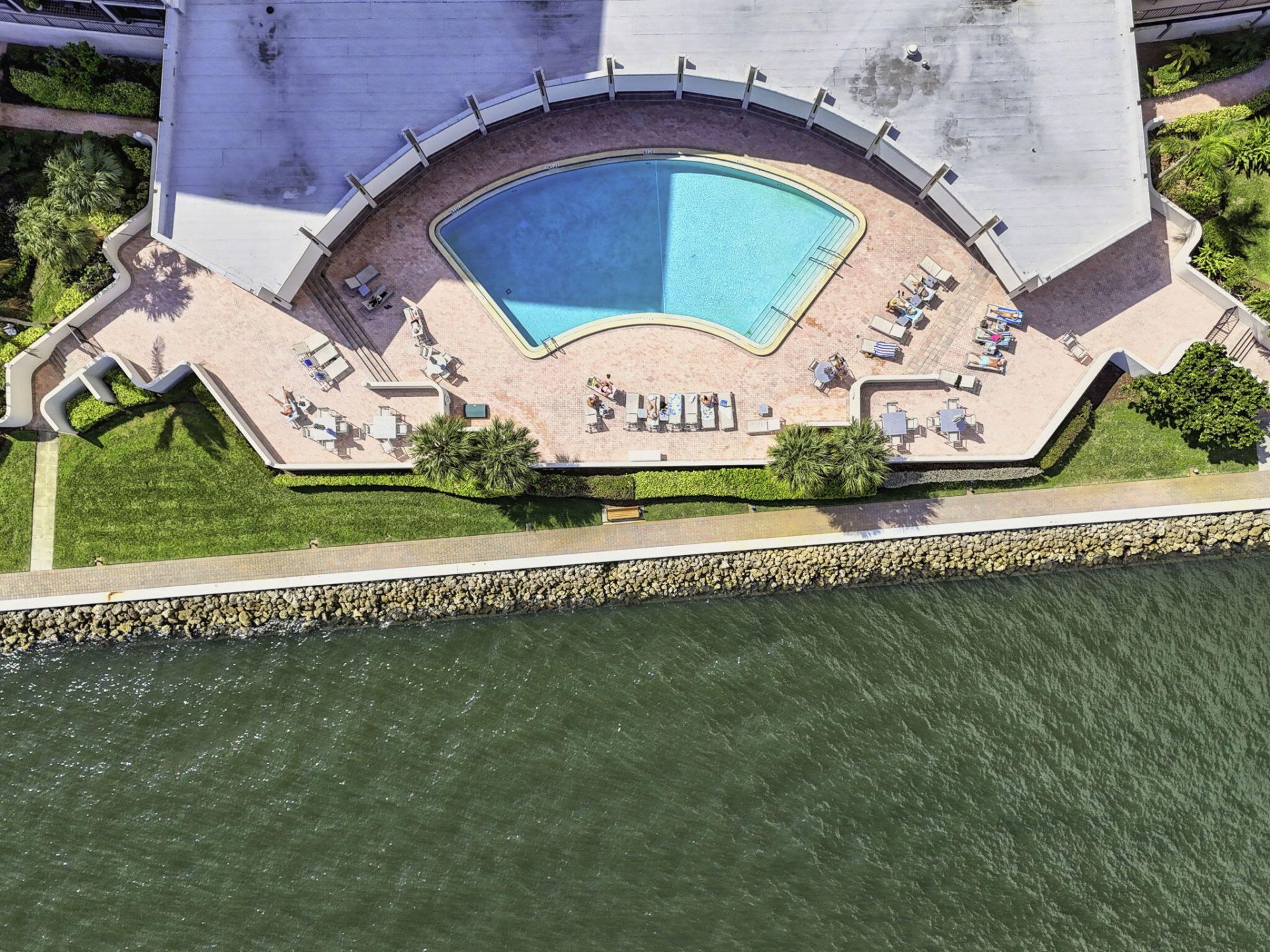 130 Lakeshore Drive, Unit 323, North Palm Beach, FL 33408 Photo