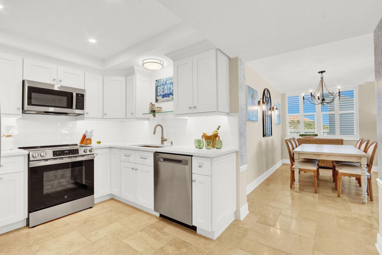 900 Ocean Drive, Unit 207, Juno Beach, FL 33408 Photo