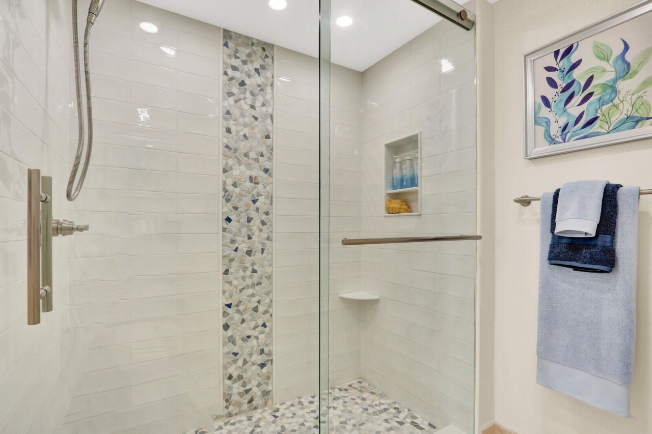 900 Ocean Drive, Unit 207, Juno Beach, FL 33408 Photo