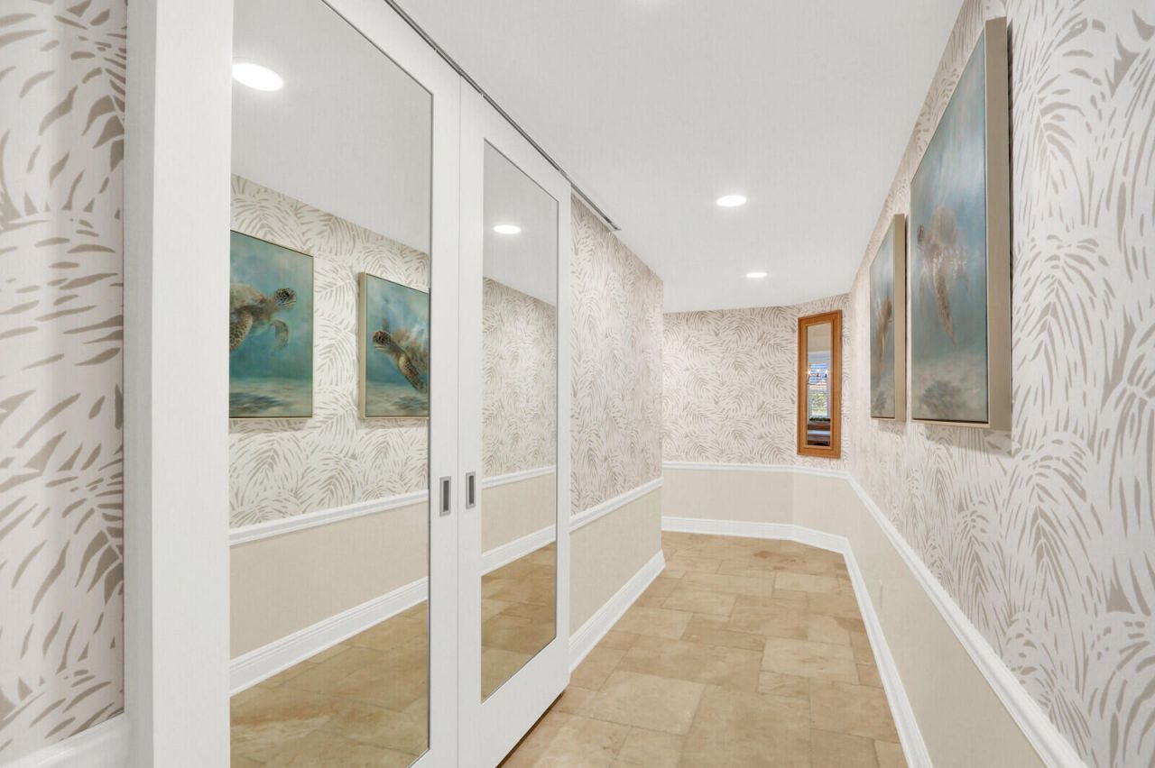 900 Ocean Drive, Unit 207, Juno Beach, FL 33408 Photo