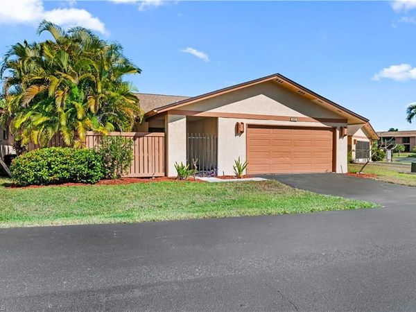 6479 Royal Woods DR, FORT MYERS, FL 33908