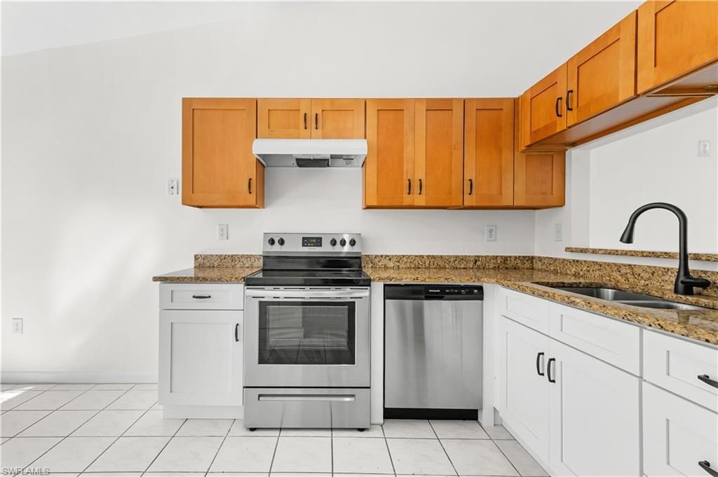 6479 Royal Woods Dr, Fort Myers, FL 33908 Photo