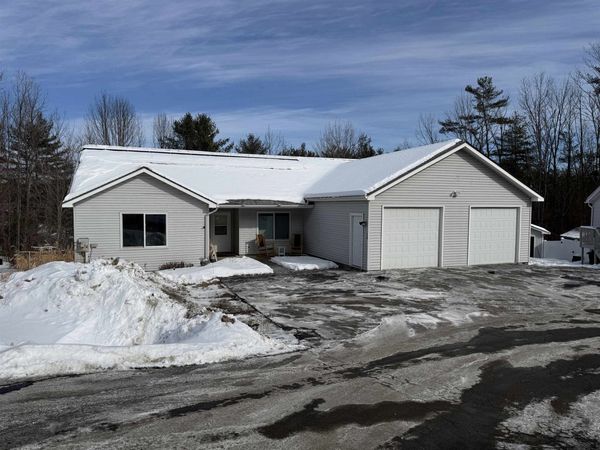 10 Vermont Drive, Hartford, VT 05001