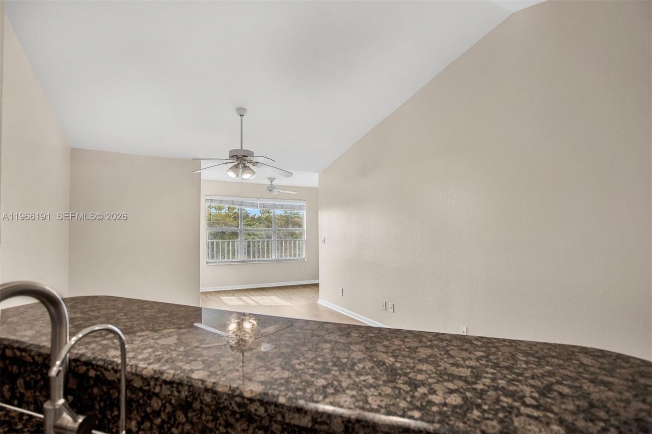 12650 Vista Isles Dr , Unit 926, Sunrise, FL 33325 Photo