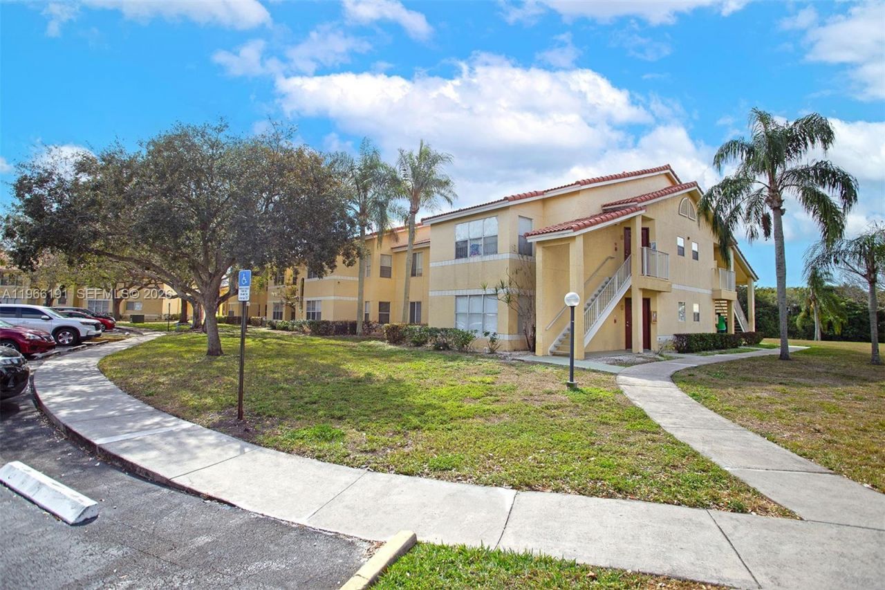 12650 Vista Isles Dr , Unit 926, Sunrise, FL 33325 Photo