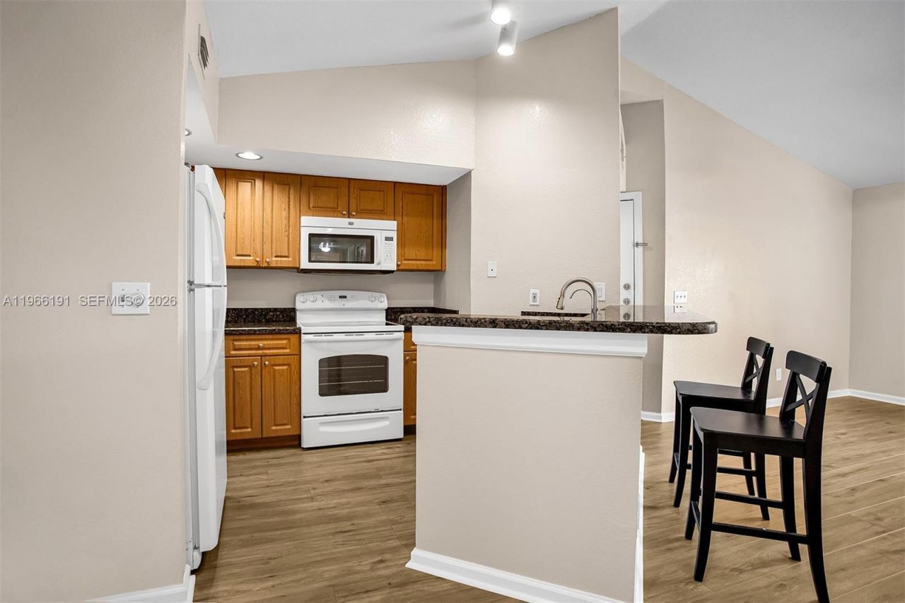 12650 Vista Isles Dr , Unit 926, Sunrise, FL 33325 Photo