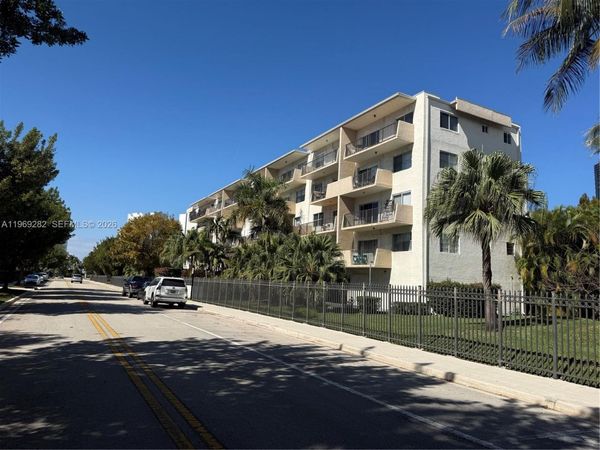 201 180th Dr , Unit 112, Sunny Isles Beach, FL 33160
