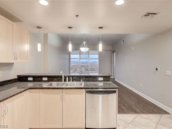 150 Las Vegas Boulevard, Unit 1716, Las Vegas, NV 89101