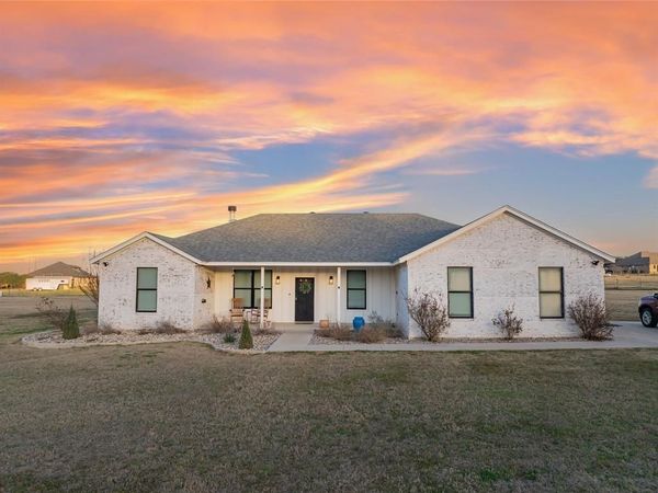335 Brazos West Drive , Mineral Wells, TX 76067