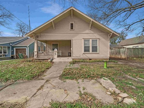 713 N Commerce Street, Gainesville, TX 76240