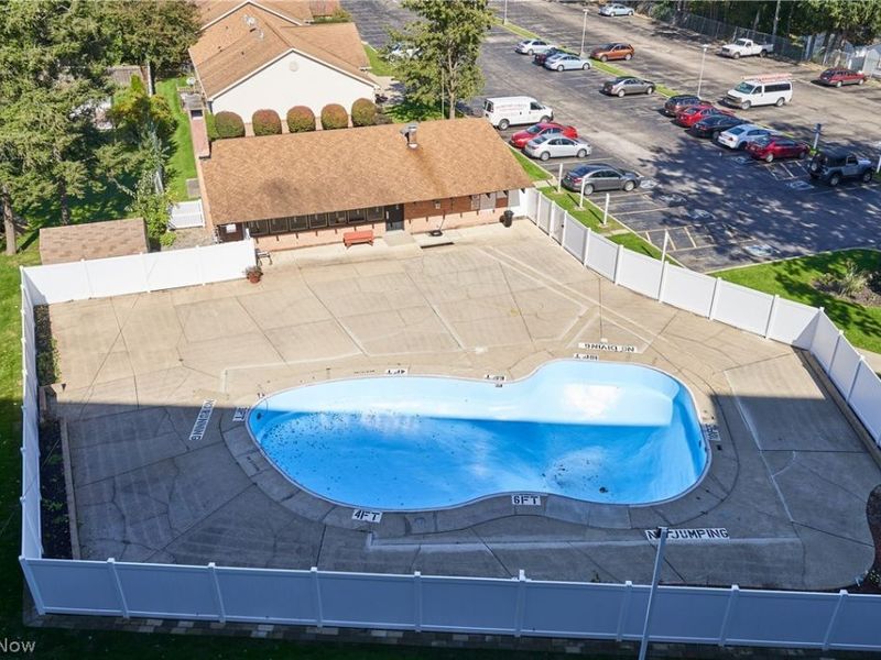 2331 E Market Street, Akron, OH 44312 Photo 2