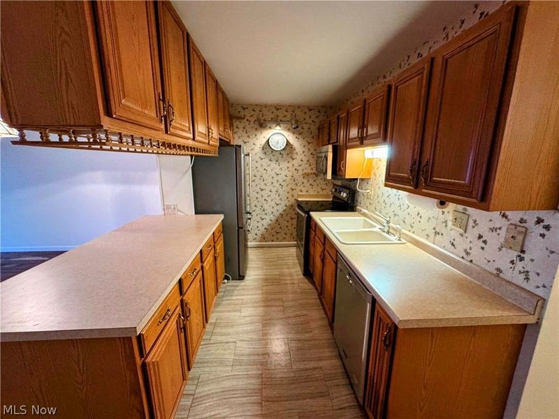 2331 E Market Street, Akron, OH 44312 Photo 6