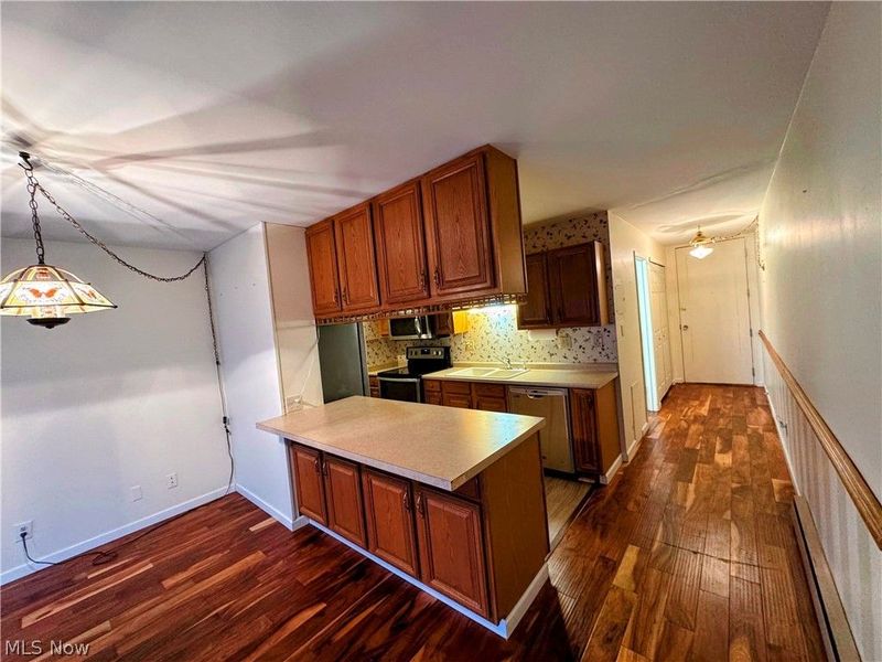 2331 E Market Street, Akron, OH 44312 Photo 8