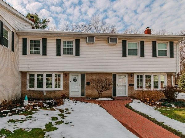 10 Meadowlawn Drive, Unit 13, Mentor, OH 44060