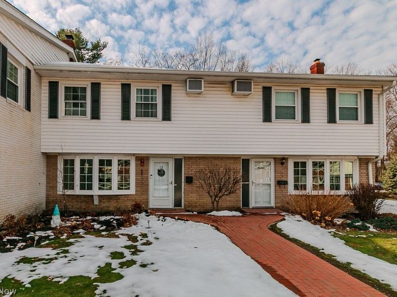 10 Meadowlawn Drive, Unit 13, Mentor, OH 44060 Photo 1