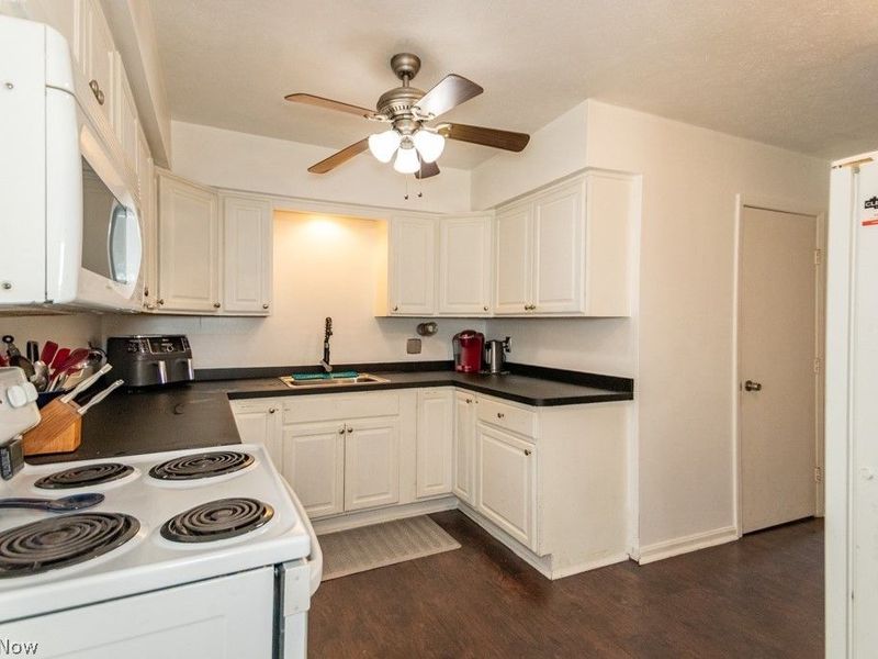 10 Meadowlawn Drive, Unit 13, Mentor, OH 44060 Photo 12