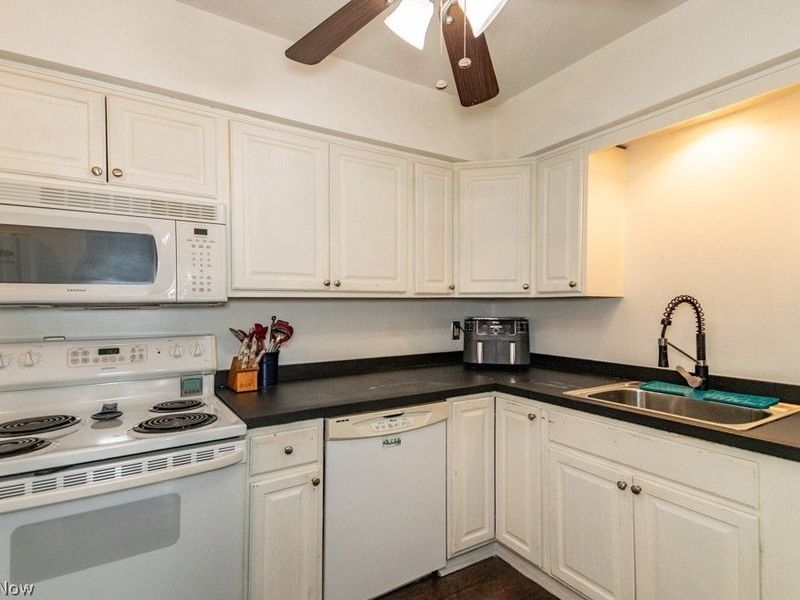 10 Meadowlawn Drive, Unit 13, Mentor, OH 44060 Photo 13