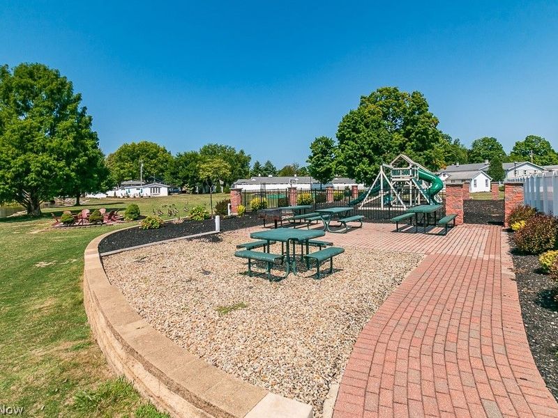 10 Meadowlawn Drive, Unit 13, Mentor, OH 44060 Photo 24