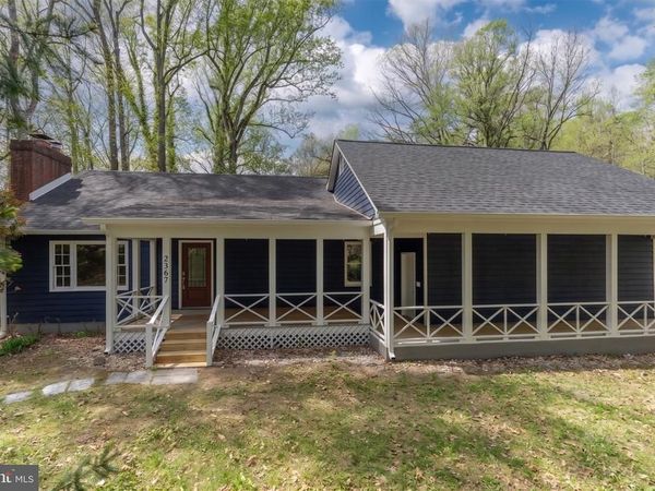 2367 N LAKESHORE DRIVE, LOUISA, VA 23093