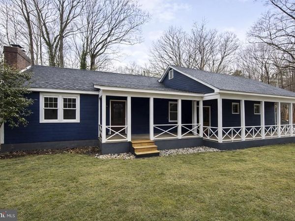 2367 N LAKESHORE DRIVE, LOUISA, VA 23093