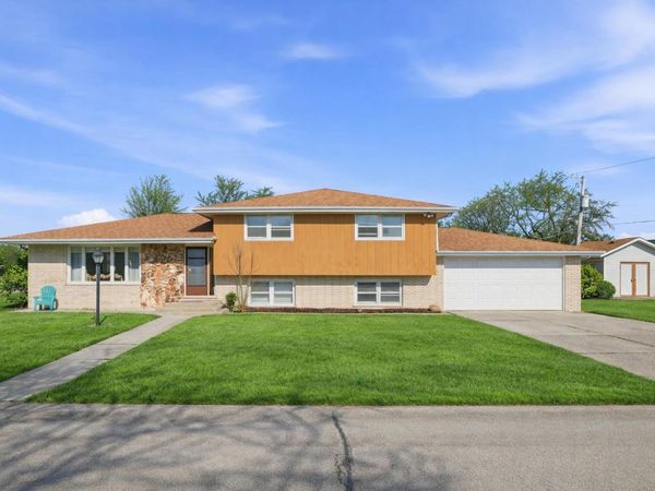 10459 S 81st Avenue, Palos Hills, IL 60465