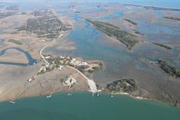 2421 Sol Legare Road photo 4