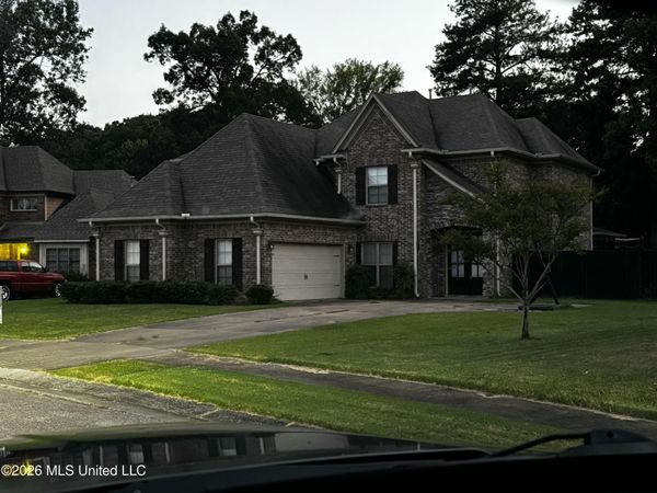 3327 Chateau Pointe Boulevard, Southaven, MS 38672